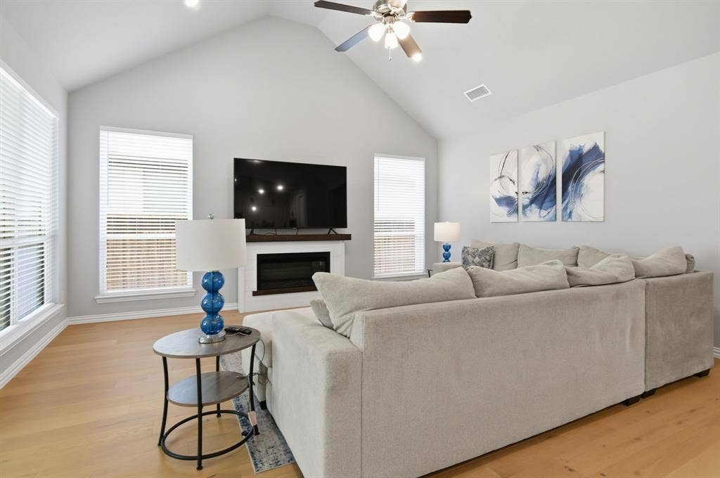 910 Winter Cherry Lane, Haslet, TX 76052 910 Winter Cherry Lane, Haslet, TX 76052