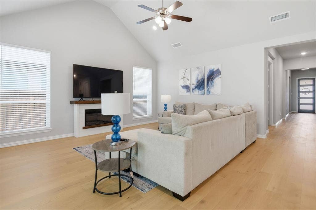 910 Winter Cherry Lane, Haslet, TX 76052 910 Winter Cherry Lane, Haslet, TX 76052