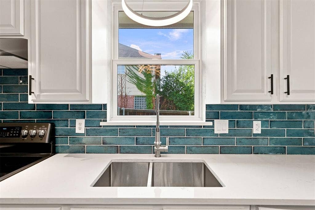 104 Clear Creek Drive, Red Oak, TX 75154 104 Clear Creek Drive, Red Oak, TX 75154
