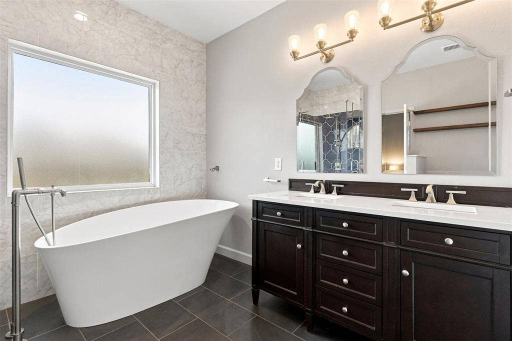 104 Clear Creek Drive, Red Oak, TX 75154 104 Clear Creek Drive, Red Oak, TX 75154