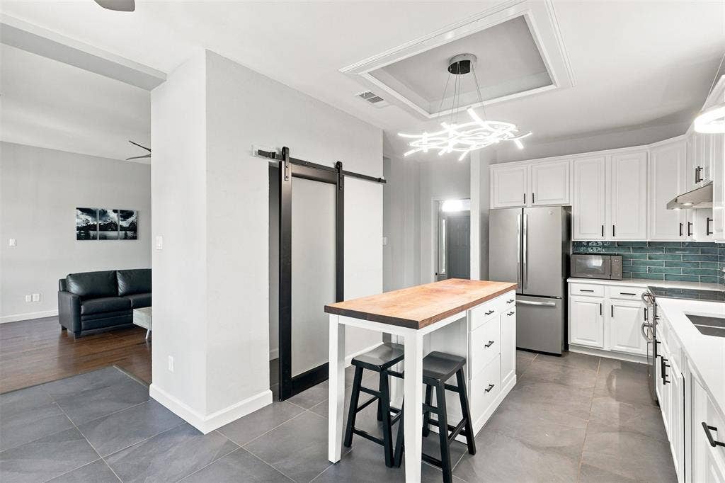 104 Clear Creek Drive, Red Oak, TX 75154 104 Clear Creek Drive, Red Oak, TX 75154