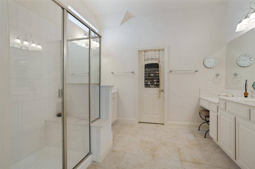 705 Mustang Drive, Fairview, TX 75069 Resort style master bath!