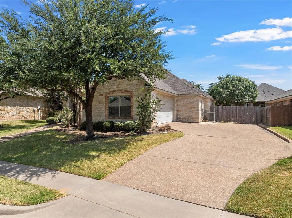 337 Edinburgh Lane, Waco, TX 76712 337 Edinburgh Lane, Waco, TX 76712