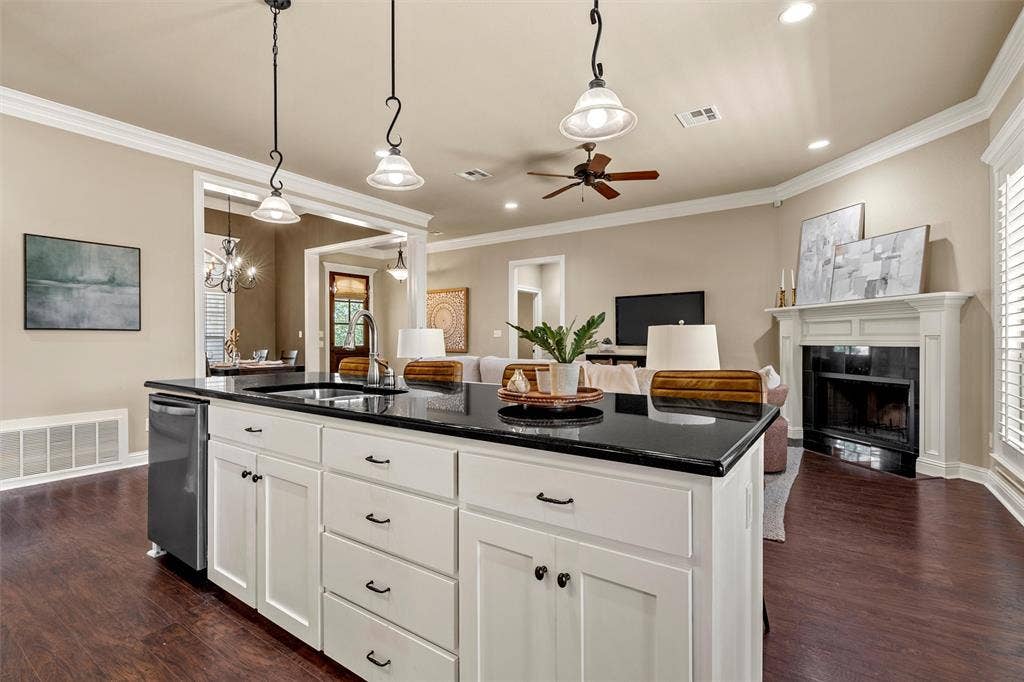 337 Edinburgh Lane, Waco, TX 76712 337 Edinburgh Lane, Waco, TX 76712