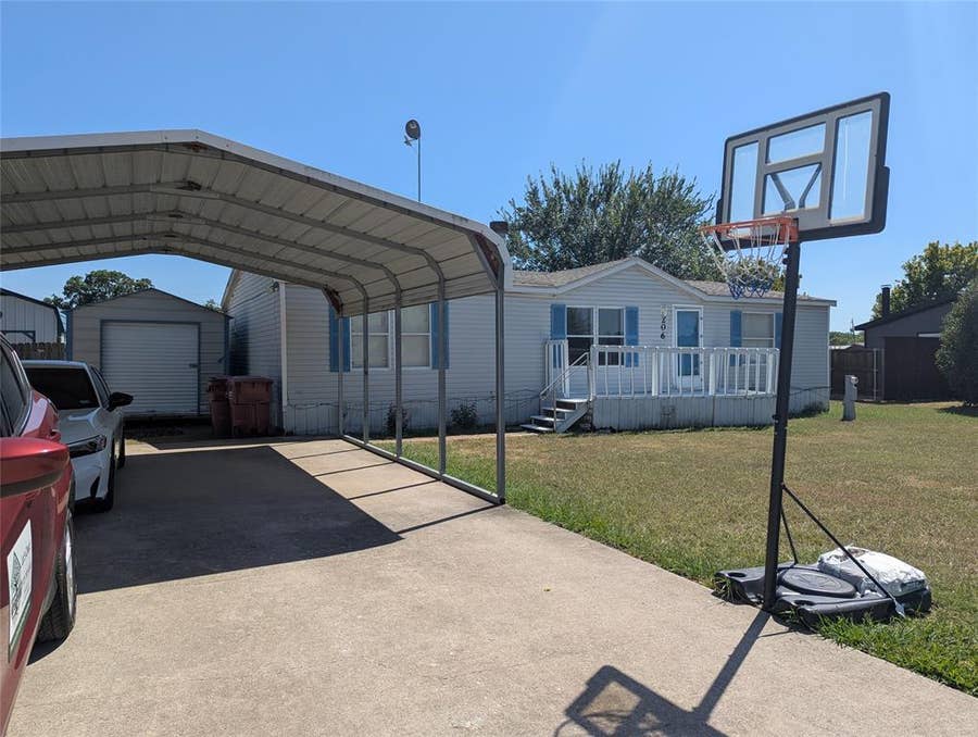 Property photo for 206 Oak Street, Blue Ridge, TX