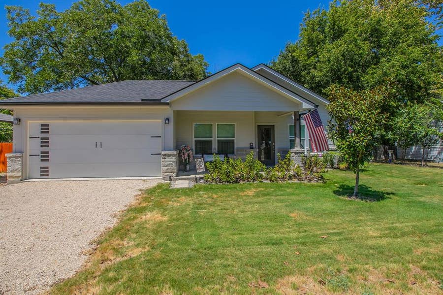 Property photo for 114 Goodwin Lane, Moody, TX
