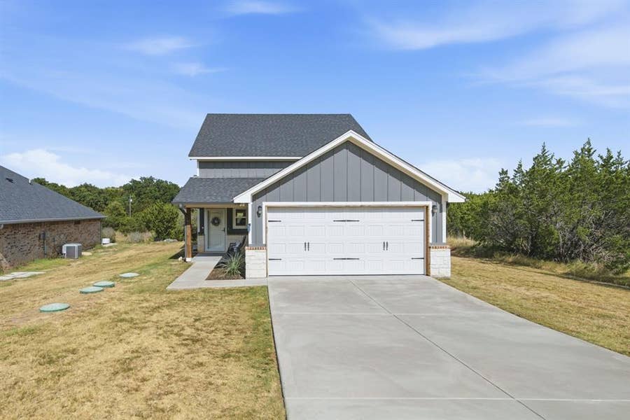 Property photo for 5101 Santa Fe Street, Granbury, TX