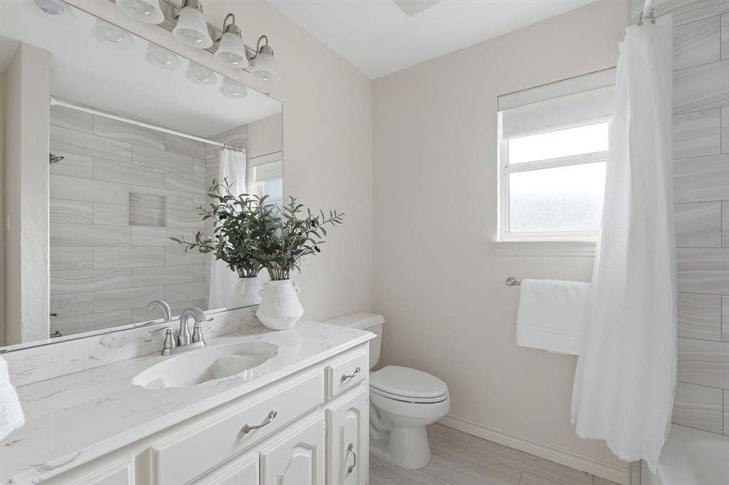 657 Oakdale Drive, Plano, TX 75025 657 Oakdale Drive, Plano, TX 75025