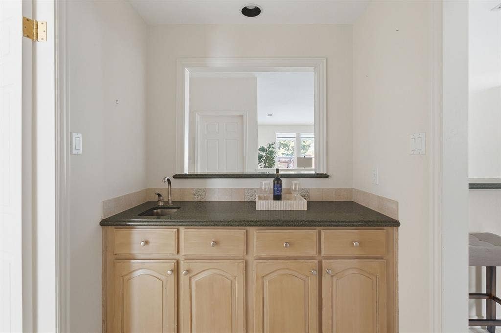 657 Oakdale Drive, Plano, TX 75025 657 Oakdale Drive, Plano, TX 75025