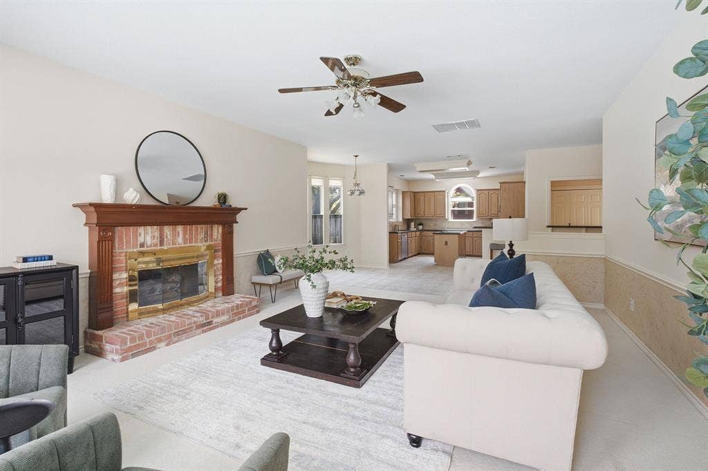 657 Oakdale Drive, Plano, TX 75025 657 Oakdale Drive, Plano, TX 75025