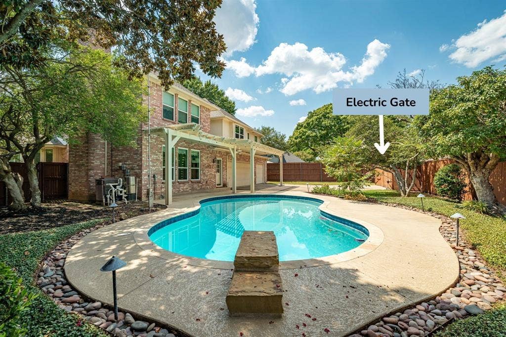 657 Oakdale Drive, Plano, TX 75025 657 Oakdale Drive, Plano, TX 75025