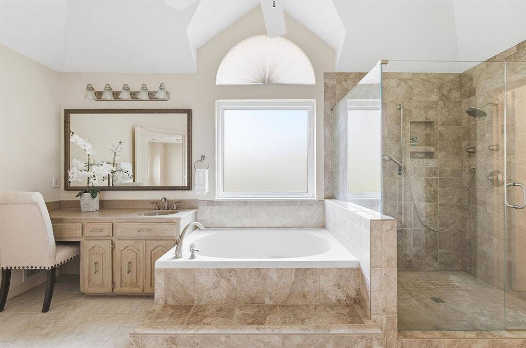 657 Oakdale Drive, Plano, TX 75025 657 Oakdale Drive, Plano, TX 75025