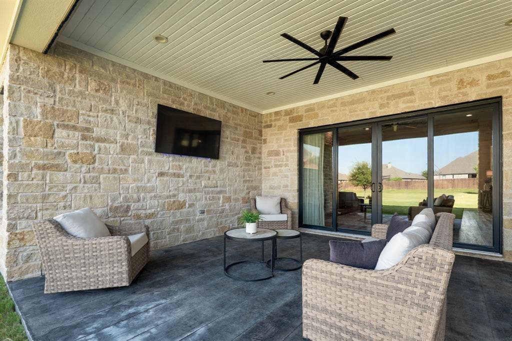 612 Sienna Bend Trail, McGregor, TX 76657