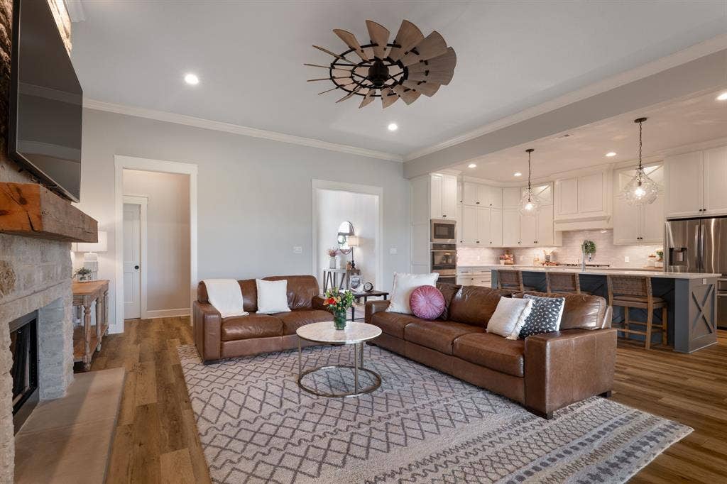 612 Sienna Bend Trail, McGregor, TX 76657