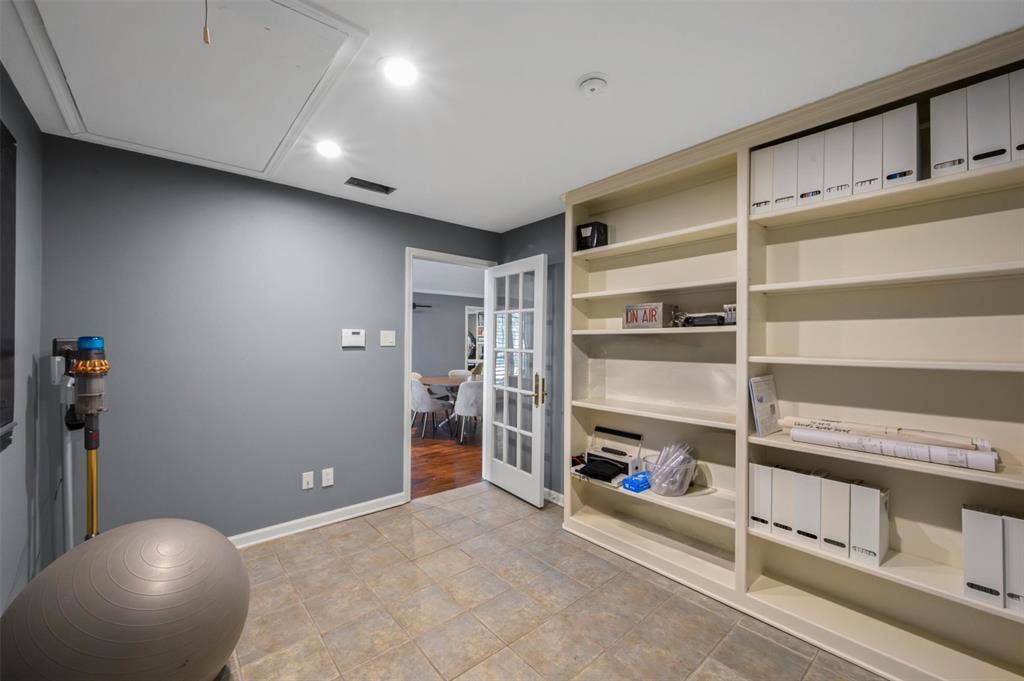 2655 Myrtle Springs Avenue, Dallas, TX 75220 2655 Myrtle Springs Avenue, Dallas, TX 75220