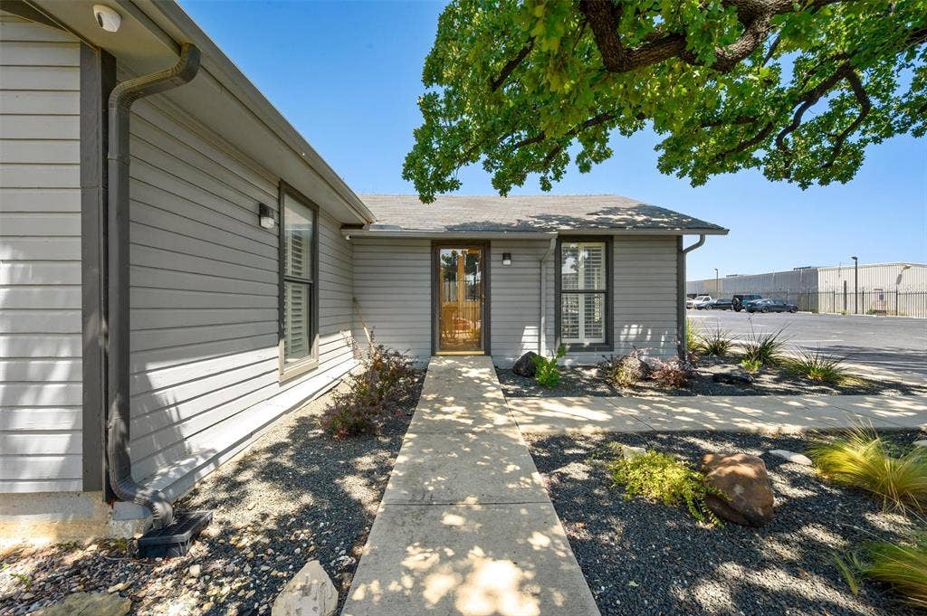 2655 Myrtle Springs Avenue, Dallas, TX 75220 2655 Myrtle Springs Avenue, Dallas, TX 75220