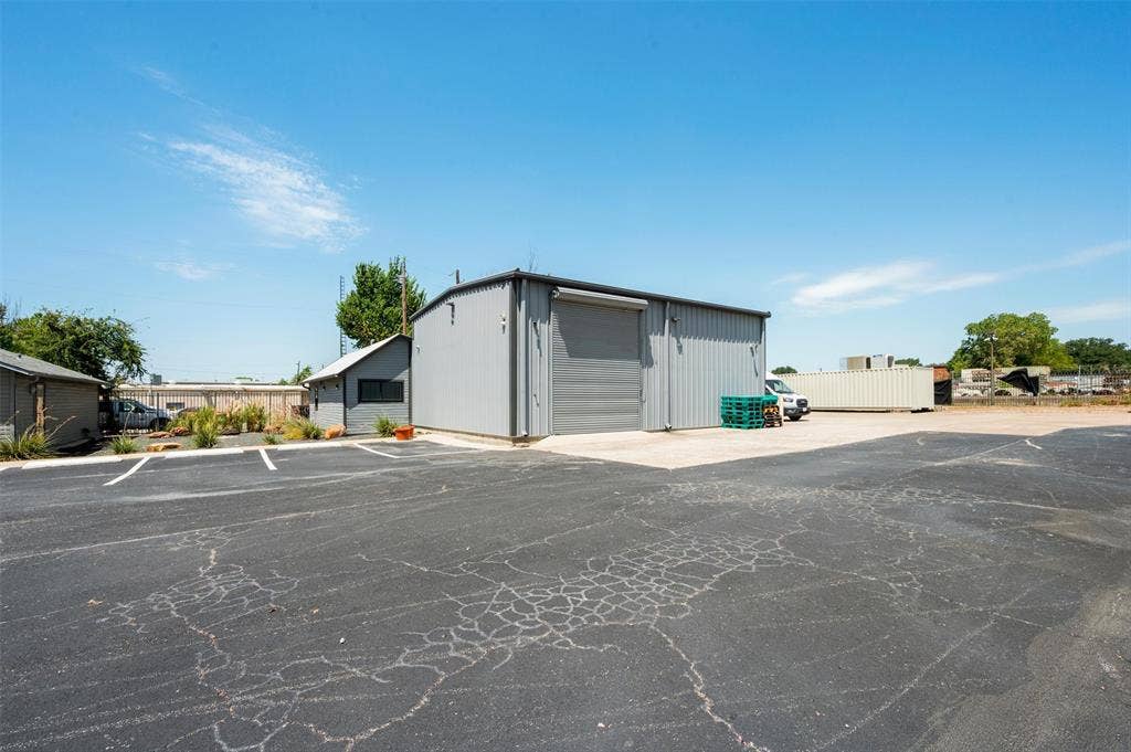 2655 Myrtle Springs Avenue, Dallas, TX 75220 2655 Myrtle Springs Avenue, Dallas, TX 75220