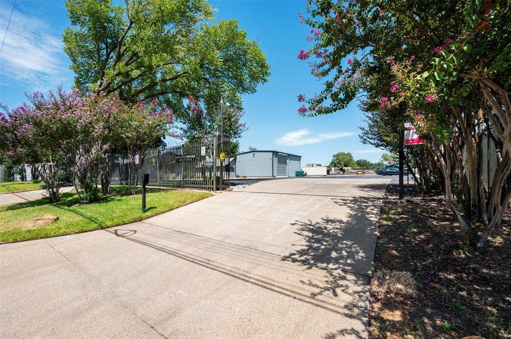 2655 Myrtle Springs Avenue, Dallas, TX 75220 2655 Myrtle Springs Avenue, Dallas, TX 75220