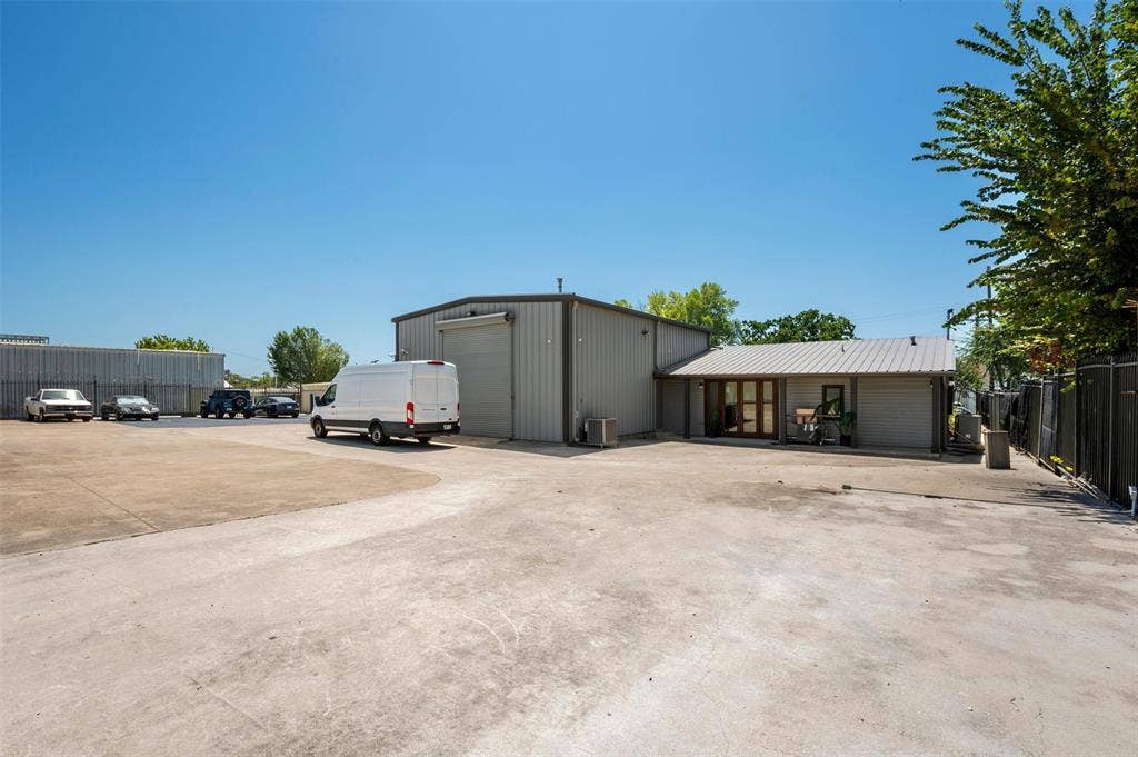 2655 Myrtle Springs Avenue, Dallas, TX 75220 2655 Myrtle Springs Avenue, Dallas, TX 75220
