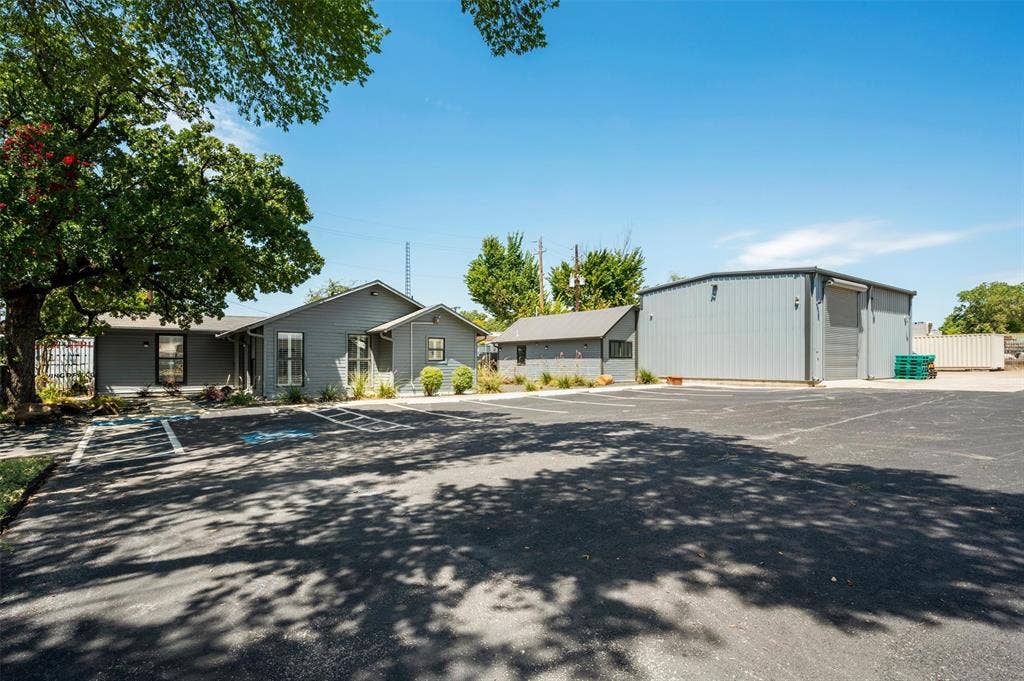 2655 Myrtle Springs Avenue, Dallas, TX 75220 2655 Myrtle Springs Avenue, Dallas, TX 75220