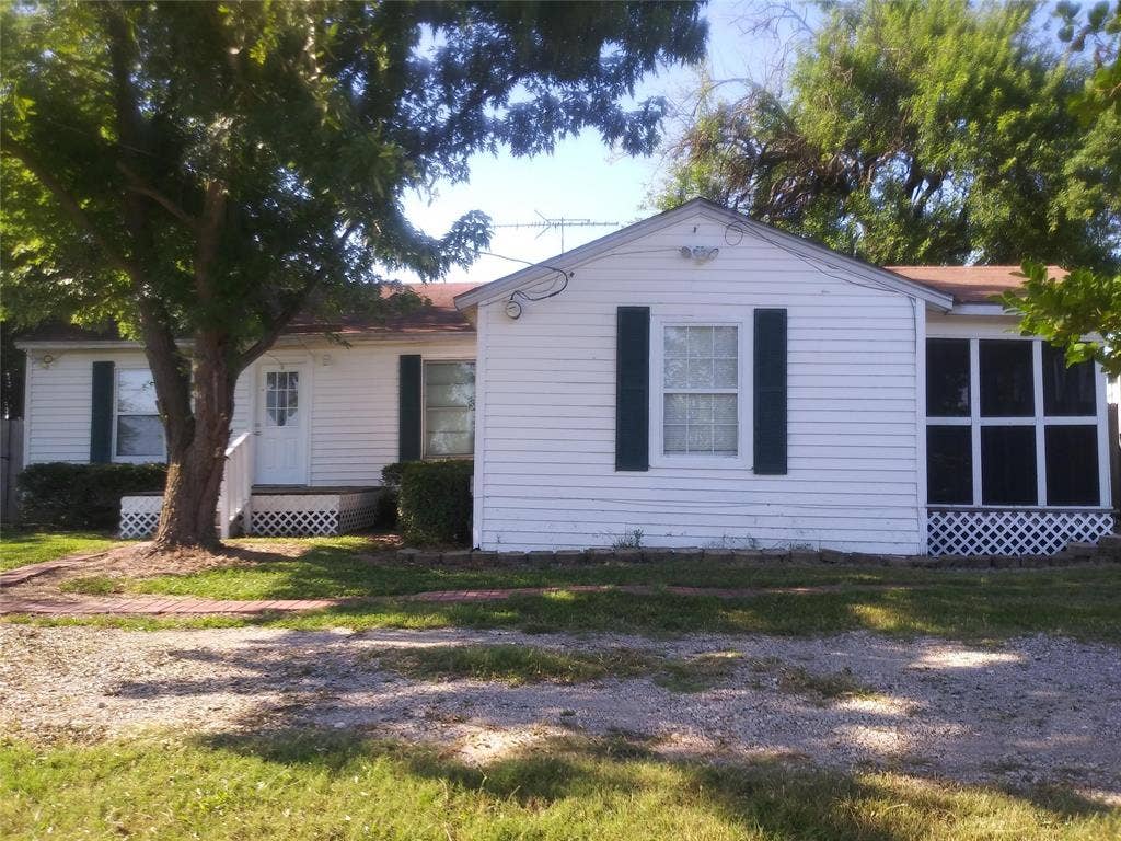 0000 Fm 982, Princeton, TX 75407 Updated 2/1 home.