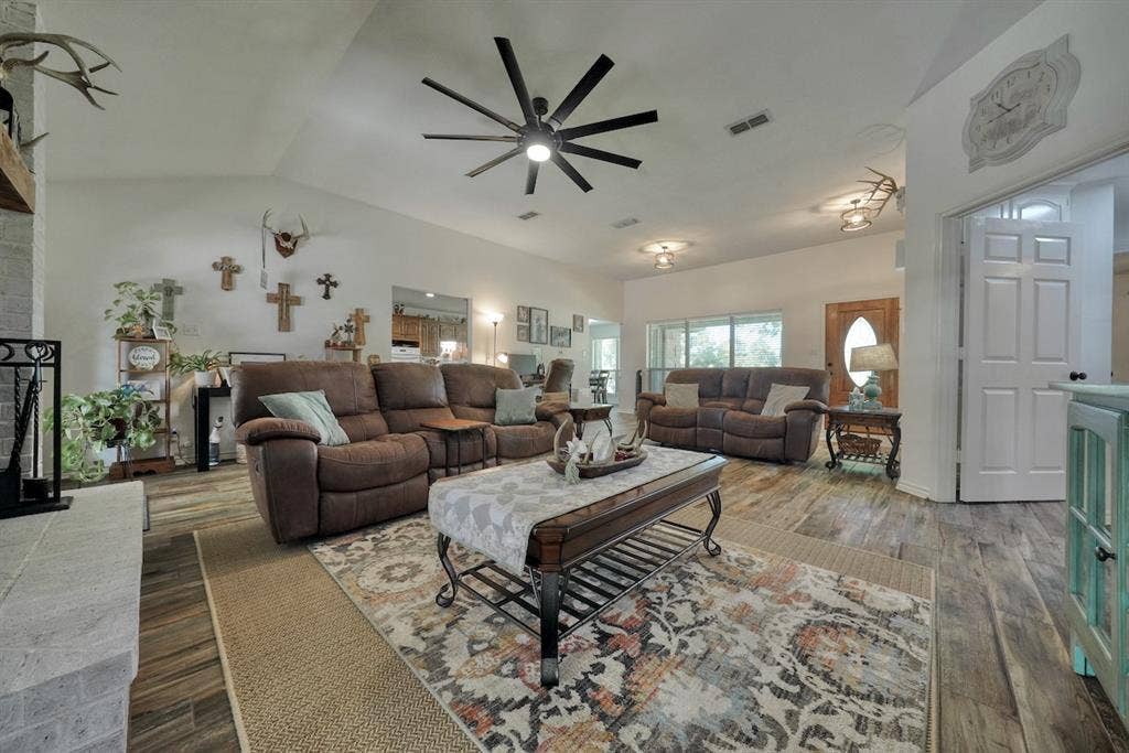 127 Clubview Drive, Hideaway, TX 75771 127 Clubview Drive, Hideaway, TX 75771