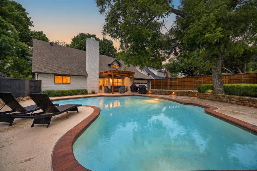 Property photo for 9827 Vistadale Drive, Dallas, TX
