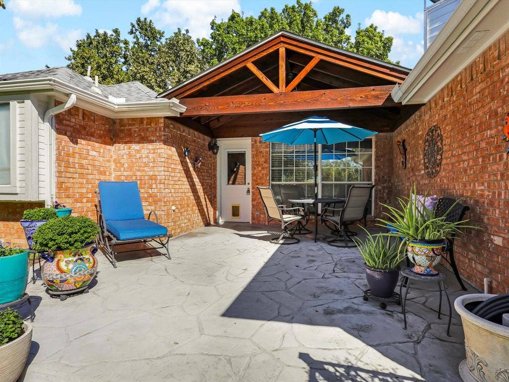 2307 Bristol Drive, Carrollton, TX 75006 2307 Bristol Drive, Carrollton, TX 75006