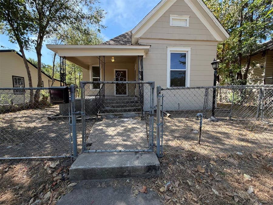 Property photo for 1216 Bessie Street, Fort Worth, TX