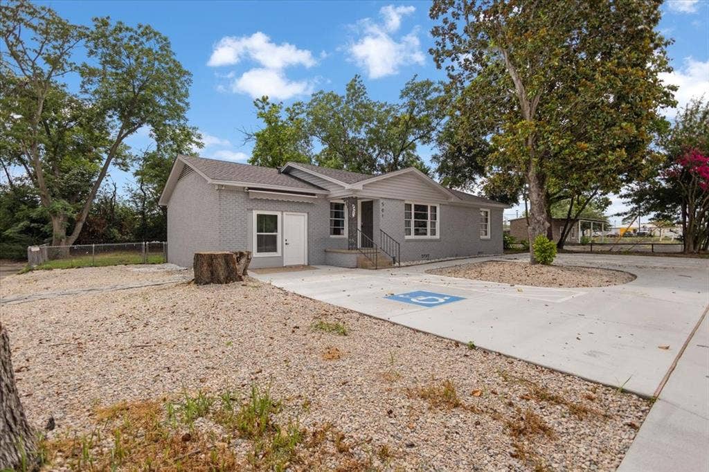 501 Main Street, Lindale, TX 75771