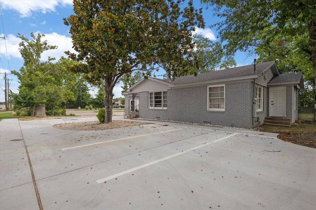 501 Main Street, Lindale, TX 75771