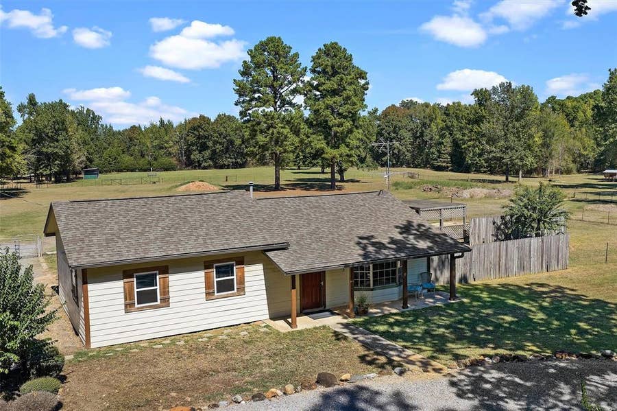 Property photo for 273 Cycle Plant Road, Benton, LA