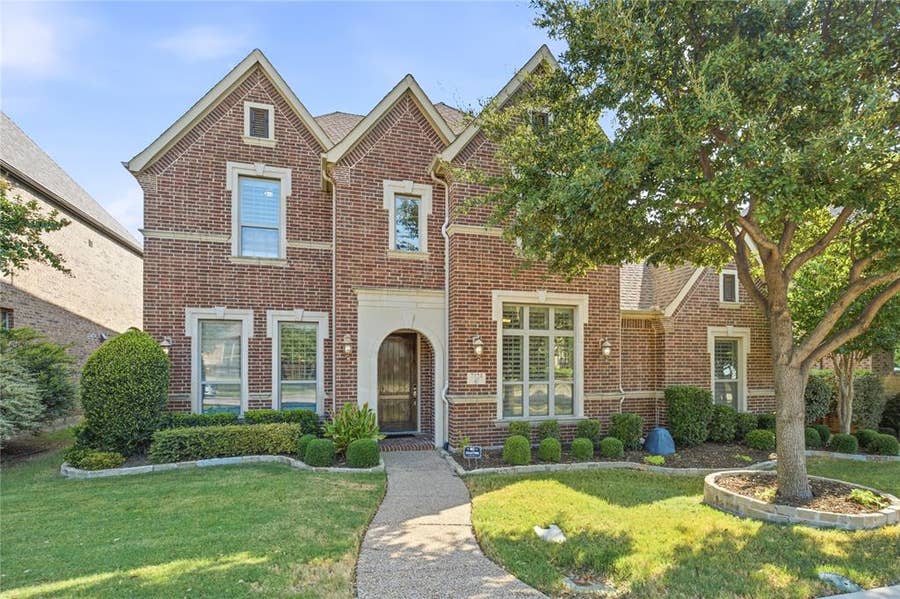 Property photo for 7124 Comal Drive, Irving, TX
