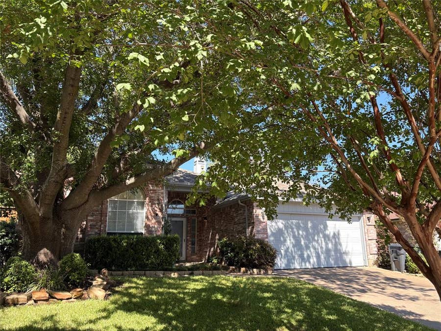 Property photo for 5209 Rio Bravo Drive, Arlington, TX