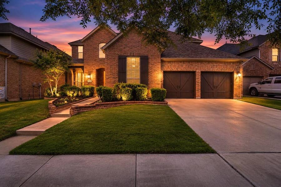Property photo for 1421 8th Street, Argyle, TX