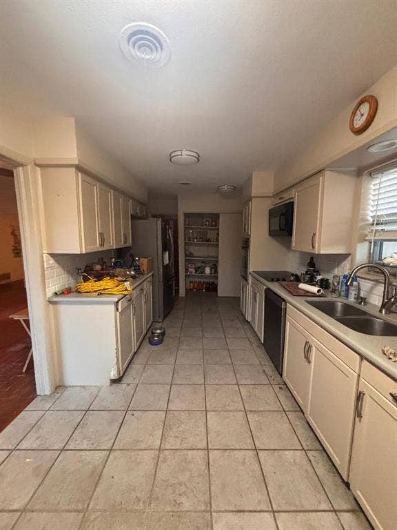 922 British Boulevard, Grand Prairie, TX 75050 922 British Boulevard, Grand Prairie, TX 75050