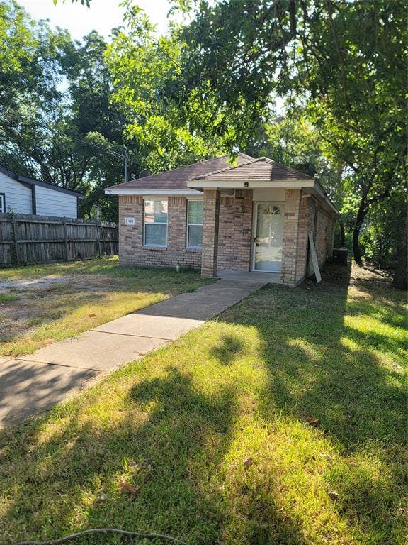 Property photo for 910 S Catherine Street, Terrell, TX