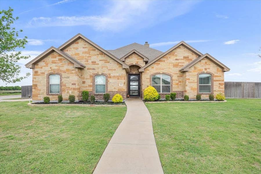 Property photo for 502 Oak Drive, Troy, TX