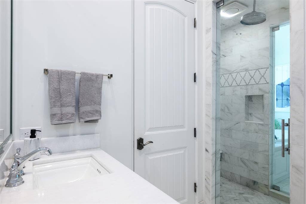 5543 Edlen Drive, Dallas, TX 75220 5543 Edlen Drive, Dallas, TX 75220