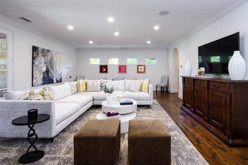 5543 Edlen Drive, Dallas, TX 75220 5543 Edlen Drive, Dallas, TX 75220