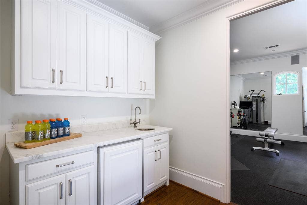 5543 Edlen Drive, Dallas, TX 75220 5543 Edlen Drive, Dallas, TX 75220