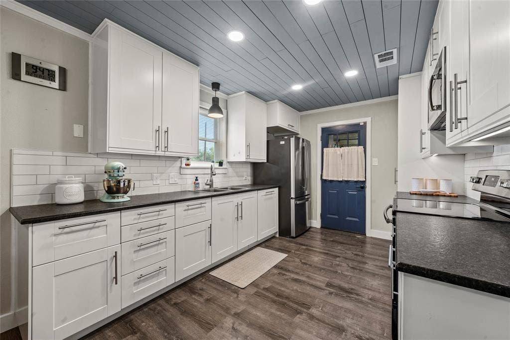 241 Crockett Lane, Hewitt, TX 76643 241 Crockett Lane, Hewitt, TX 76643