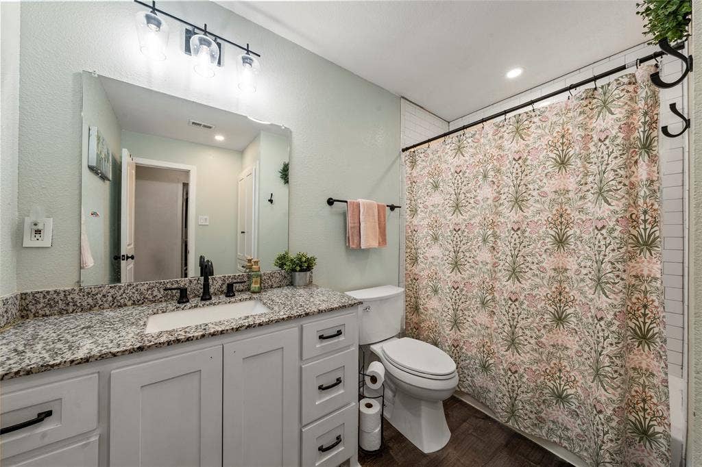 241 Crockett Lane, Hewitt, TX 76643 241 Crockett Lane, Hewitt, TX 76643