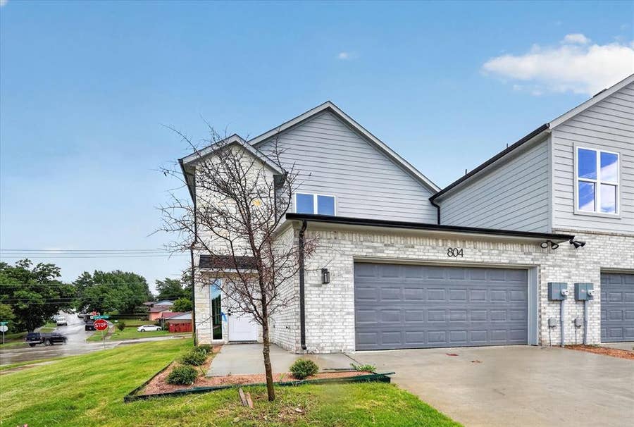 Property photo for 806 Premier, Grand Prairie, TX