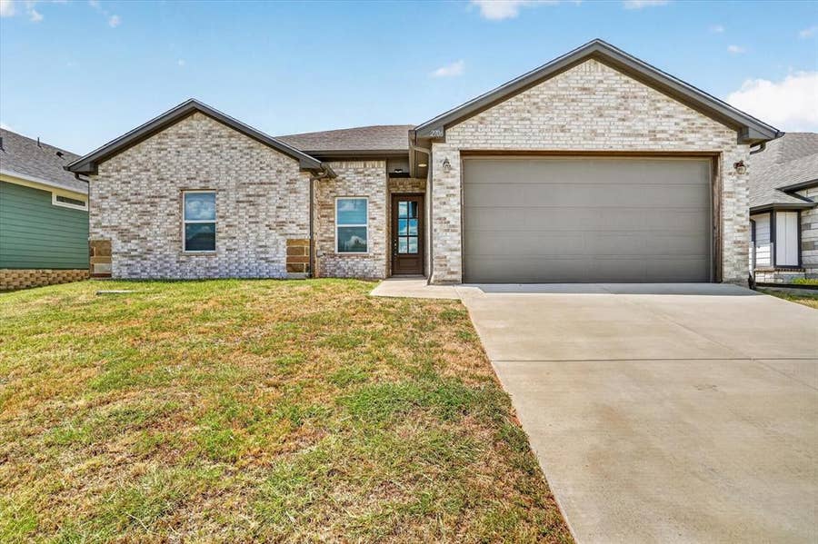 Property photo for 2706 San Gabriel Drive, Granbury, TX