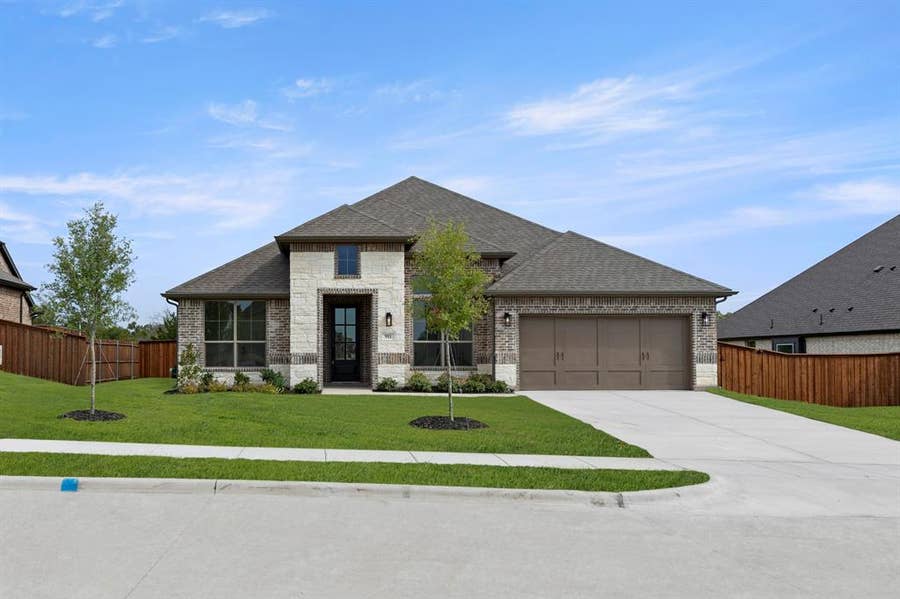 Property photo for 911 Allegro Avenue, Forney, TX