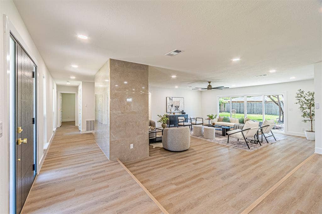 2716 Arborcove Drive, Plano, TX 75075 2716 Arborcove Drive, Plano, TX 75075