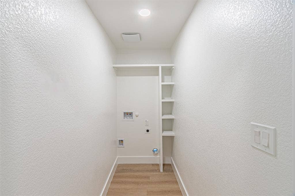 2716 Arborcove Drive, Plano, TX 75075 2716 Arborcove Drive, Plano, TX 75075