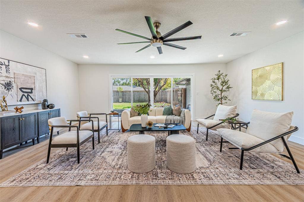 2716 Arborcove Drive, Plano, TX 75075 2716 Arborcove Drive, Plano, TX 75075