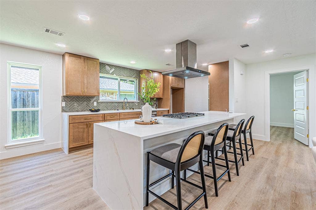 2716 Arborcove Drive, Plano, TX 75075 2716 Arborcove Drive, Plano, TX 75075
